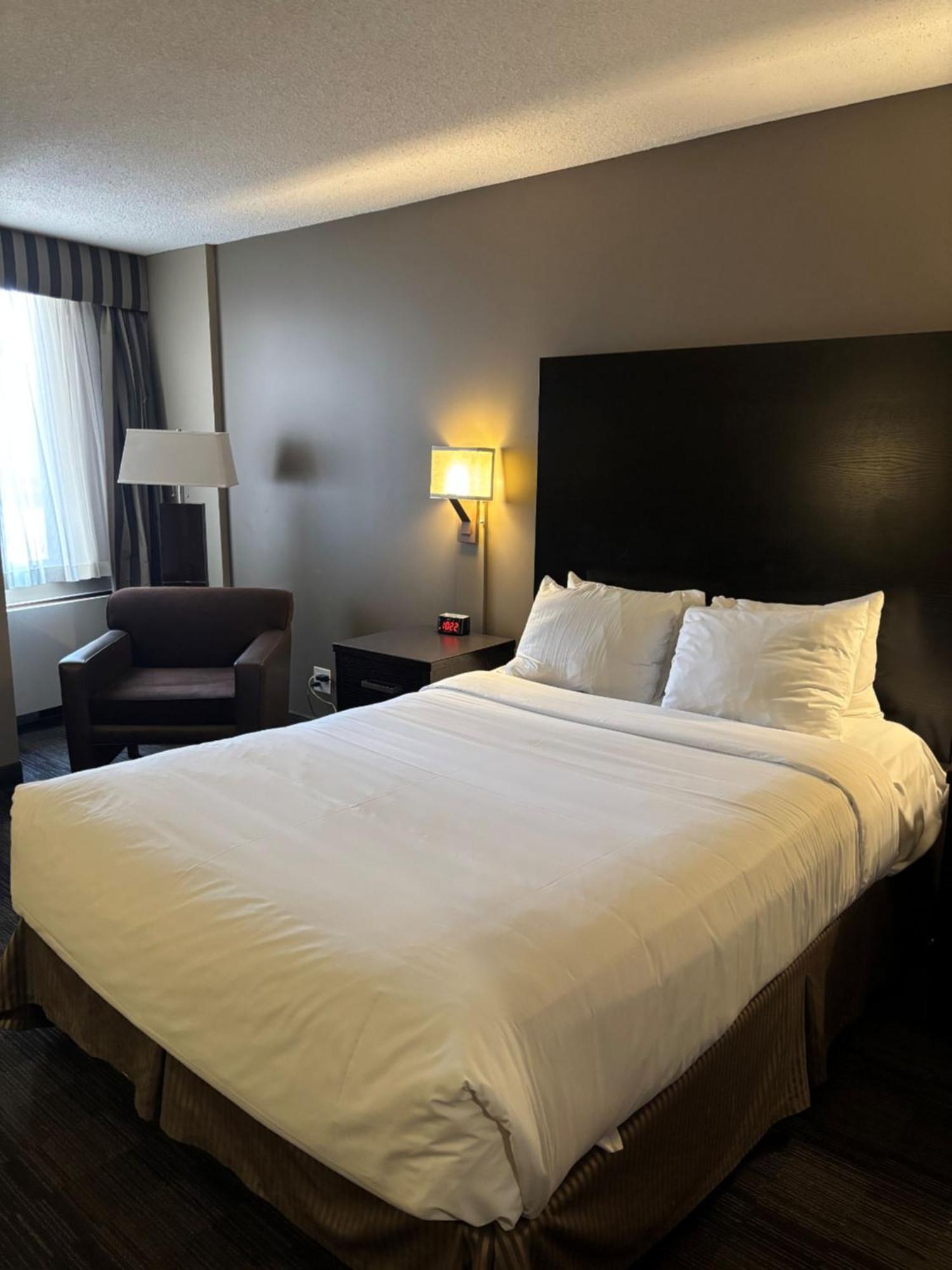 Radisson Hotel Winnipeg Downtown Екстер'єр фото